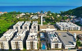 3min da Praia, Piscina, Apto Completo